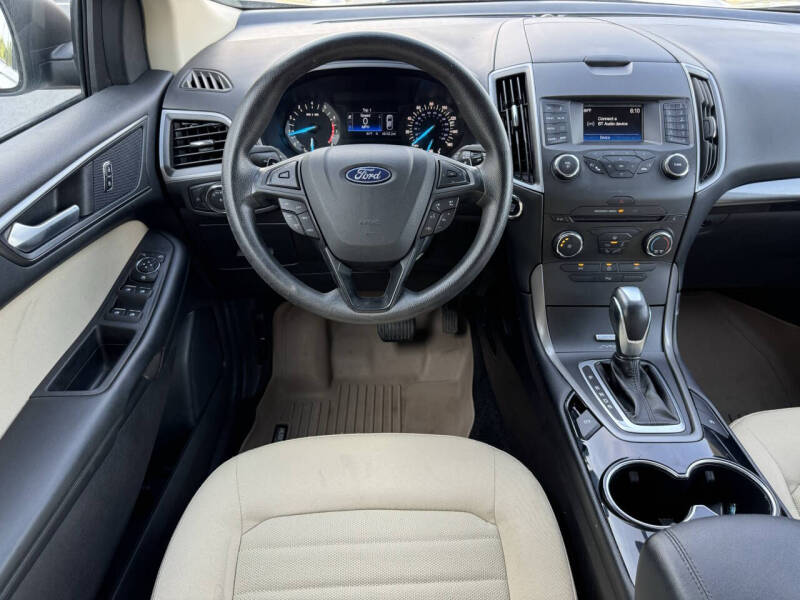 2017 Ford Edge SE