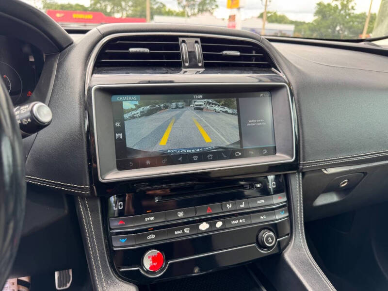 2017 Jaguar F-PACE 20d R-Sport