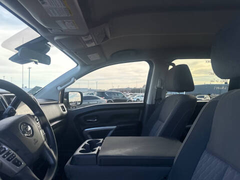 2021 Nissan Titan SV