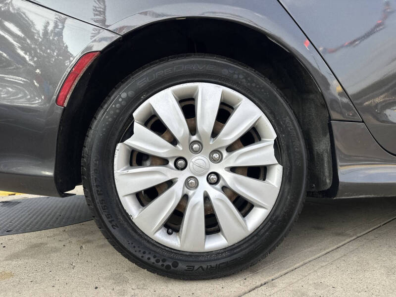 2015 Chrysler 200 LX