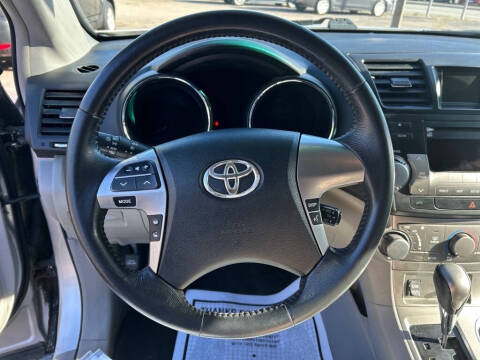 2011 Toyota Highlander SE