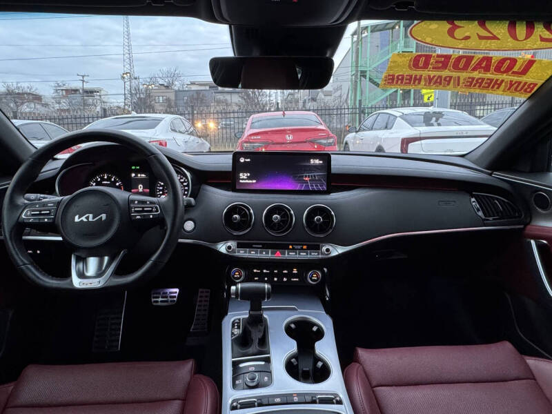 2022 Kia Stinger GT1