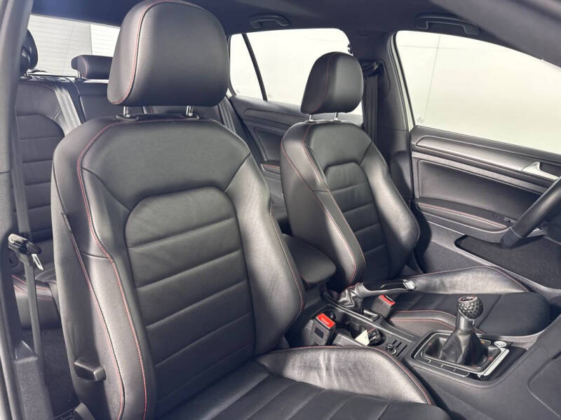 2021 Volkswagen Golf GTI S