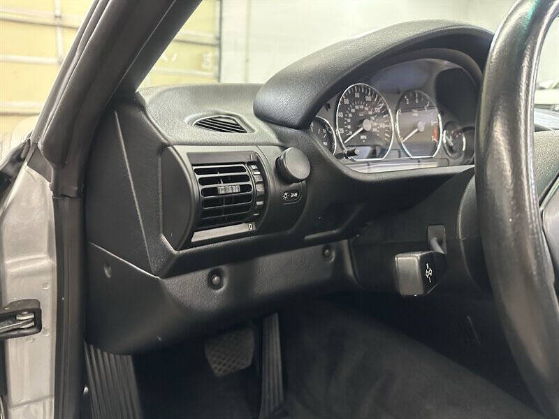 2001 BMW Z3 3.0i