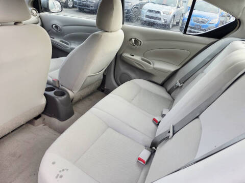 2012 Nissan Versa 1.6 SV