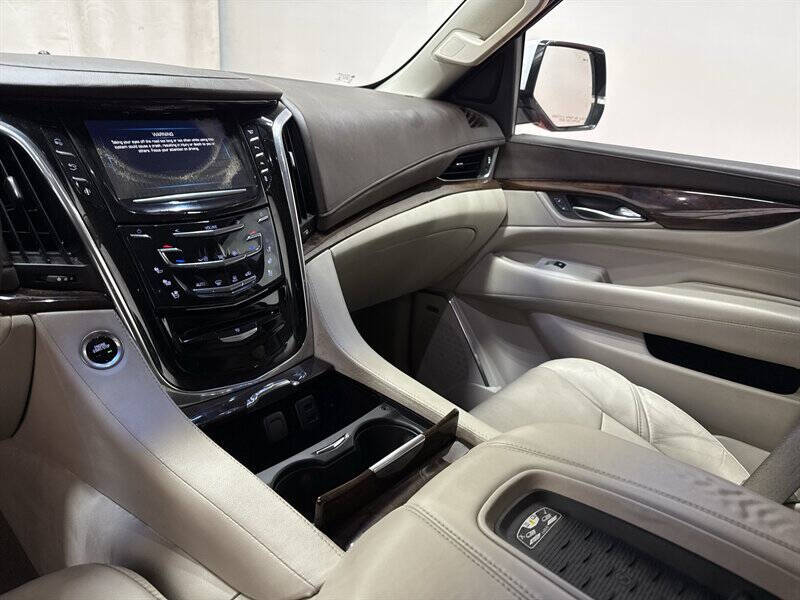 2016 Cadillac Escalade ESV Luxury Collection