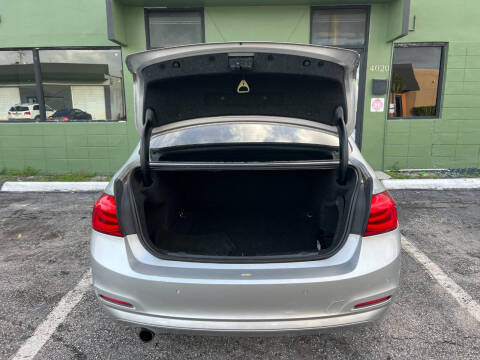 2017 BMW 3 Series 320i