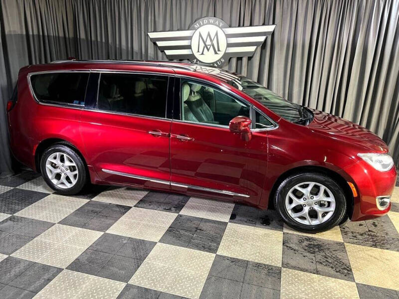 2017 Chrysler Pacifica Touring-L Plus