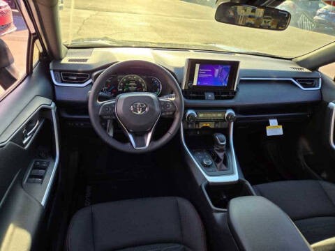 2025 Toyota RAV4 Plug-in Hybrid SE