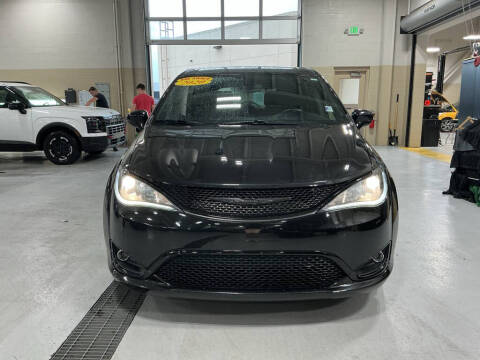 2020 Chrysler Pacifica Touring