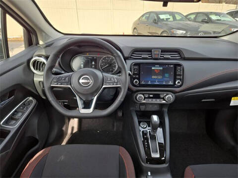 2025 Nissan Versa SR