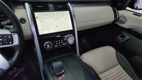 2024 Land Rover Discovery P300 Dynamic SE