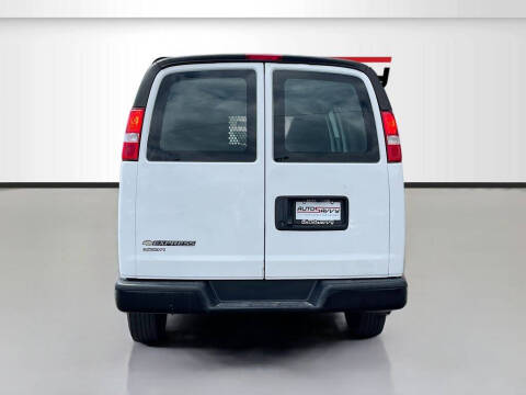 2023 Chevrolet Express 2500
