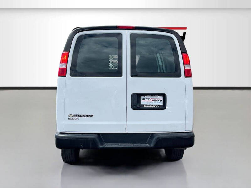 2023 Chevrolet Express 2500