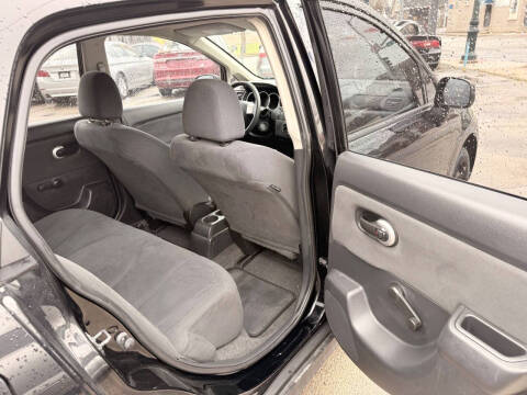 2009 Nissan Versa 1.6 Base