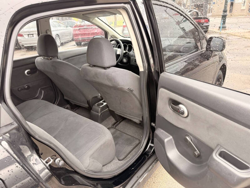 2009 Nissan Versa 1.6 Base