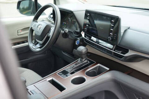 2021 Toyota Sienna LE 8-Passenger