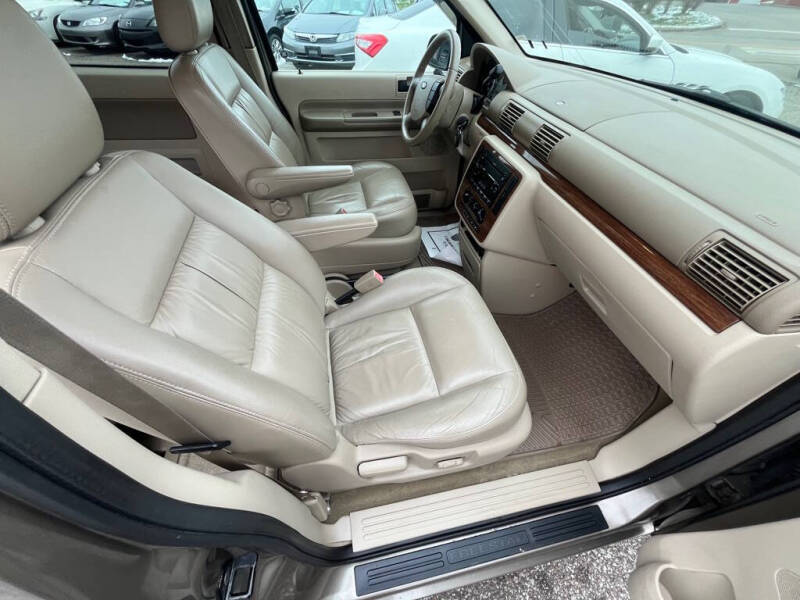 2005 Ford Freestar SEL