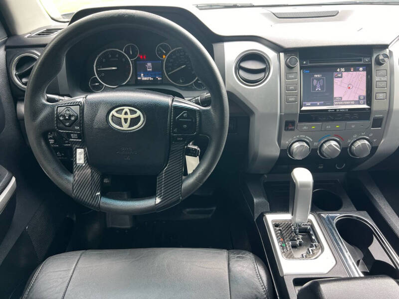 2015 Toyota Tundra SR5 photo 11