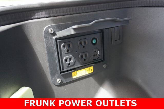 2025 Ford F-150 Lightning XLT