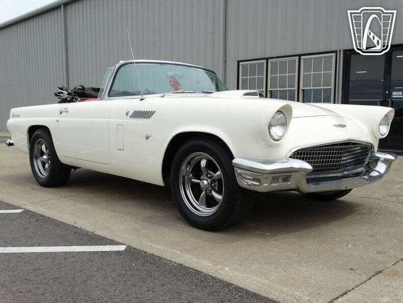 1956 Ford Thunderbird