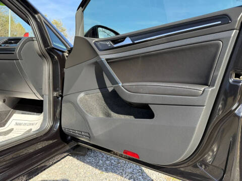 2017 Volkswagen Golf R 4Motion