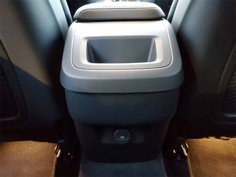 2025 Volvo XC60 B5 Plus Dark Theme