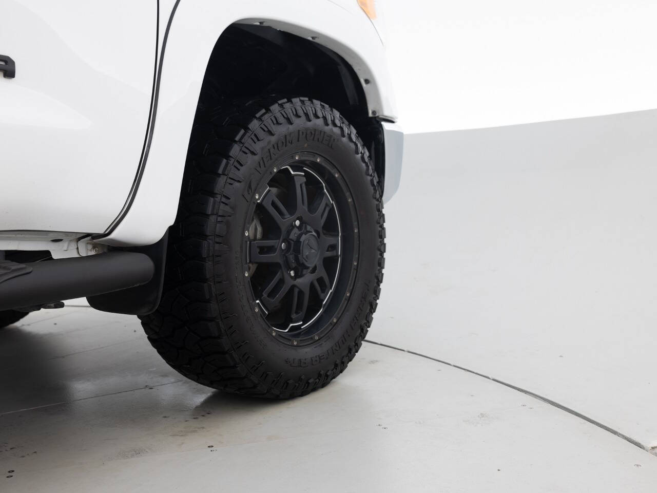 Used Car 2017 Toyota Tundra  Sr5 4x4 4dr Crewmax Cab Pickup Sb (5.7l V8 Ffv) For Sale Under $30,000 In Coal City, Illinois