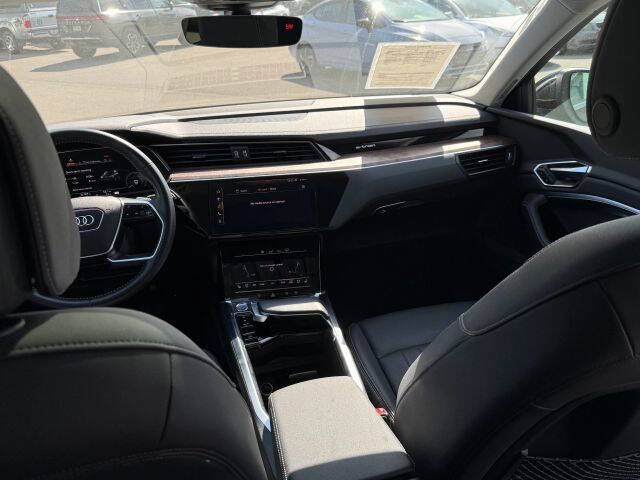 2019 Audi e-tron quattro Premium Plus