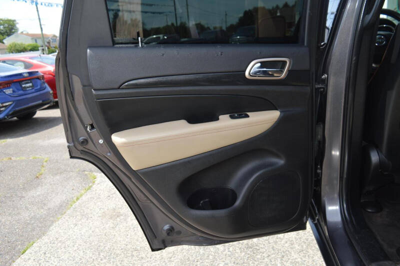 2016 Jeep Grand Cherokee Laredo 75th Anniversary