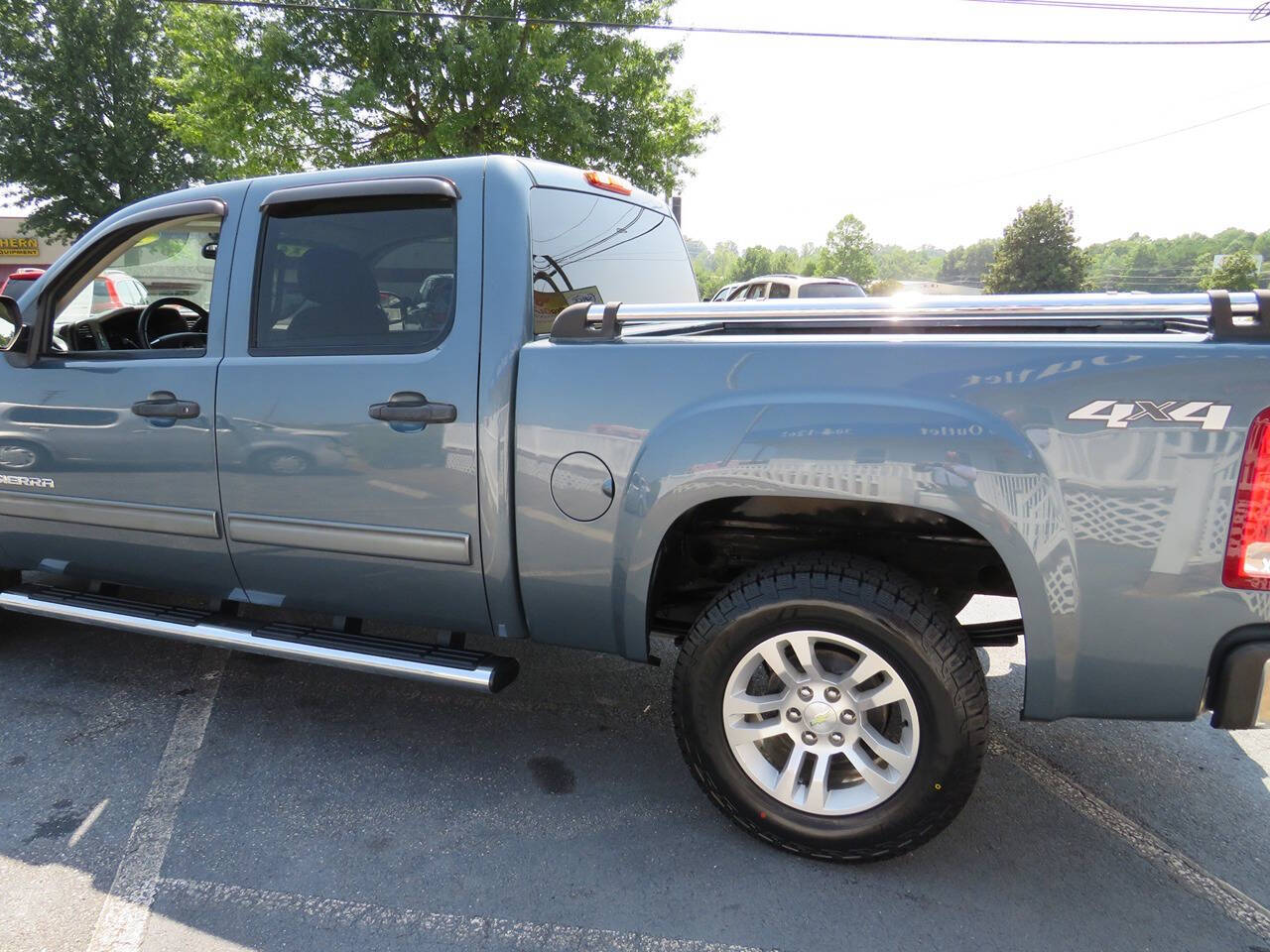 2013 GMC Sierra 1500 for sale at Colbert's Auto Outlet in Hickory, NC