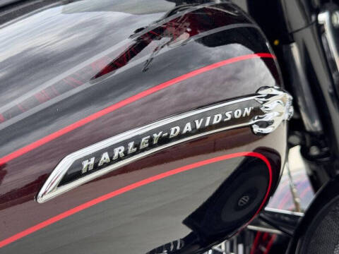 2011 Harley-Davidson Street Glide CVO