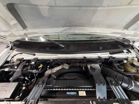 2005 Ford E-Series E-350 SD