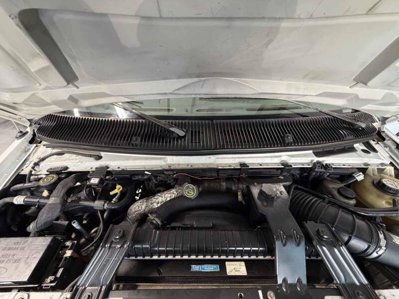 2005 Ford E-Series E-350 SD