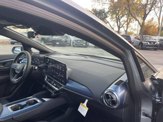 2026 Chevrolet Equinox EV LT 2