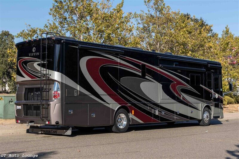 2016 Freightliner XCM Chassis