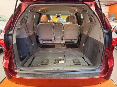 2019 Toyota Sienna LE 8-Passenger