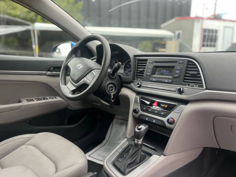 2017 Hyundai Elantra