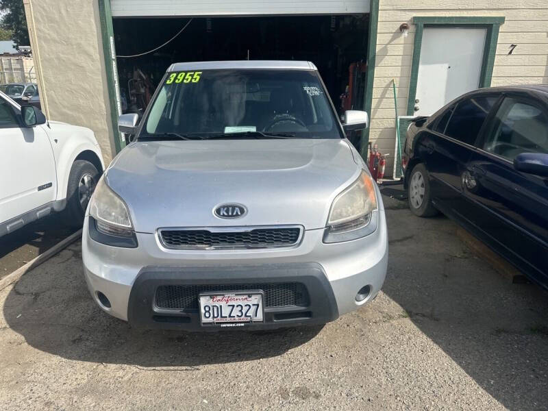 2010 Kia Soul +