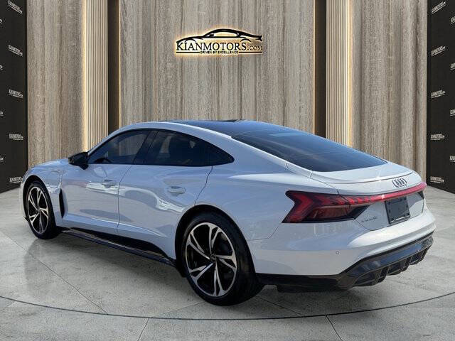 2024 Audi e-tron GT quattro Premium Plus