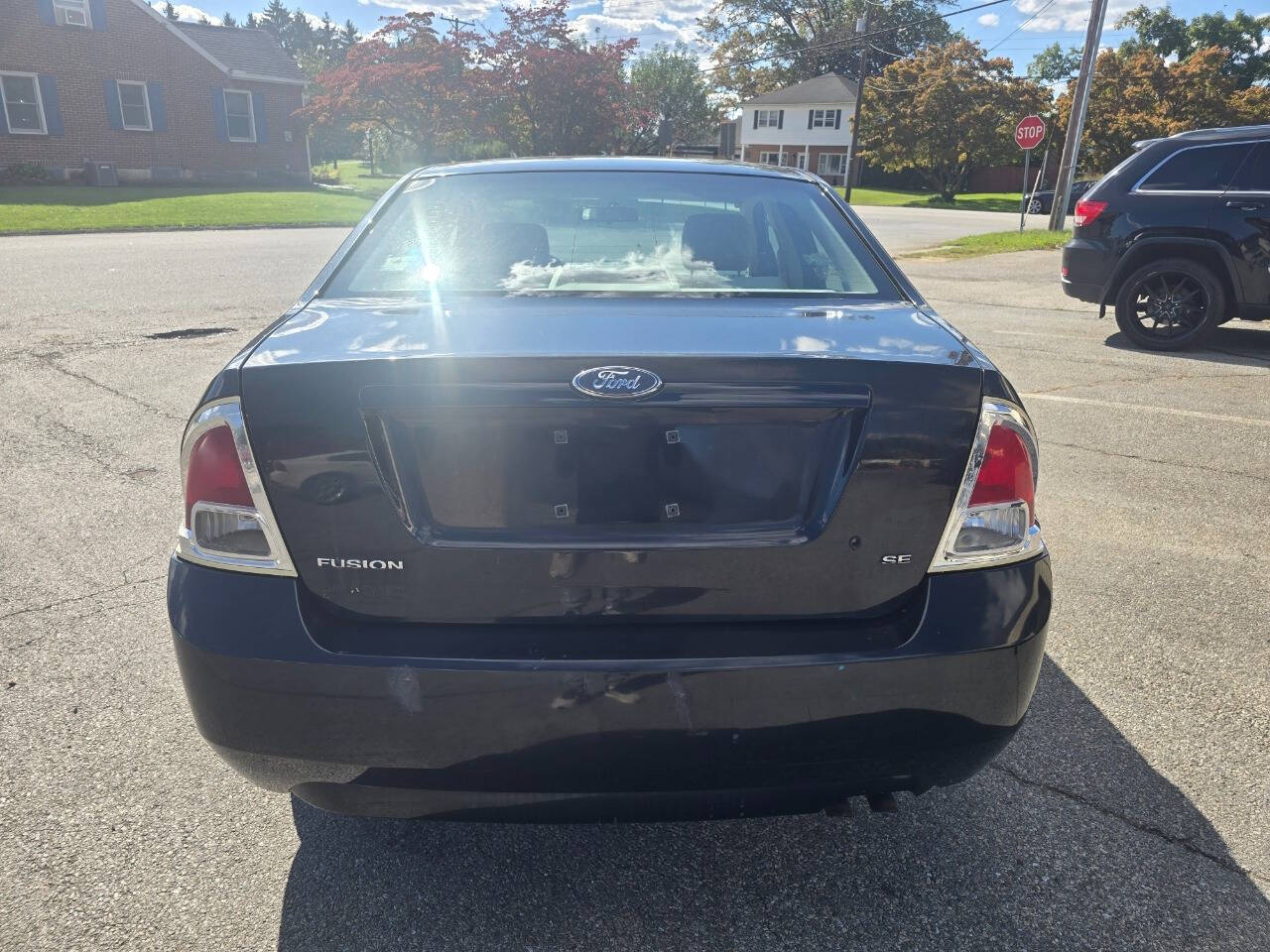 2006 Ford Fusion for sale at QUEENSGATE AUTO SALES in York, PA