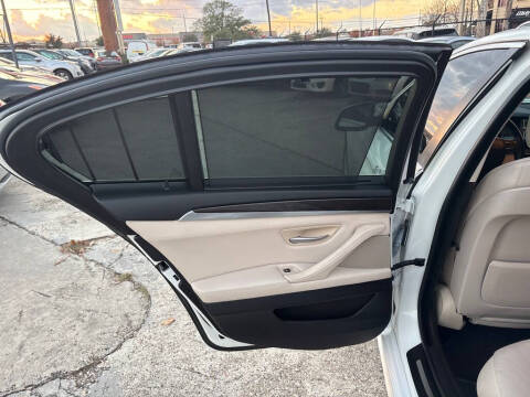 2011 BMW 5 Series 528i