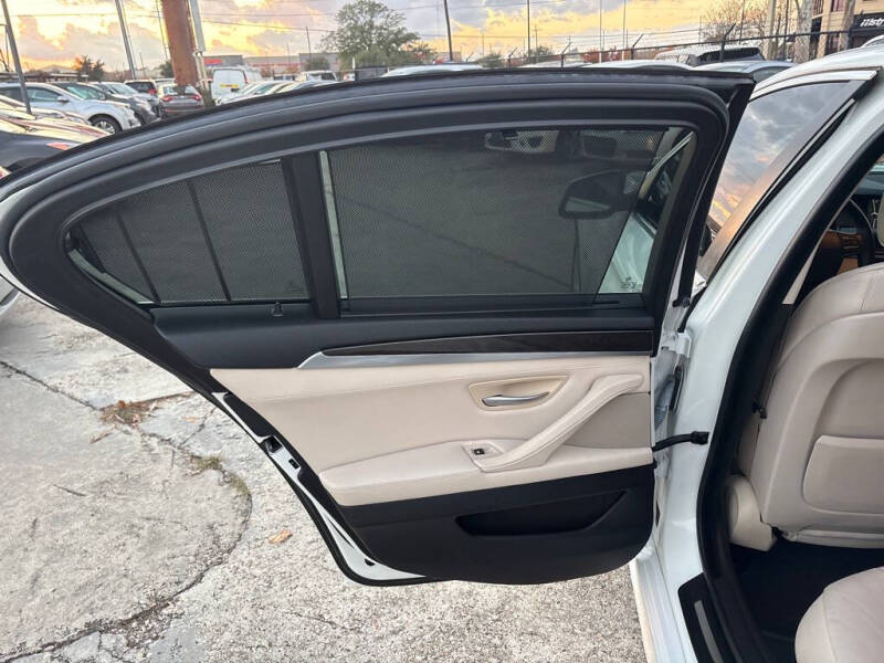 2011 BMW 5 Series 528i