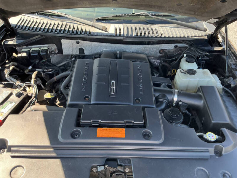 2011 Lincoln Navigator L