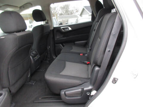 2017 Nissan Pathfinder SV