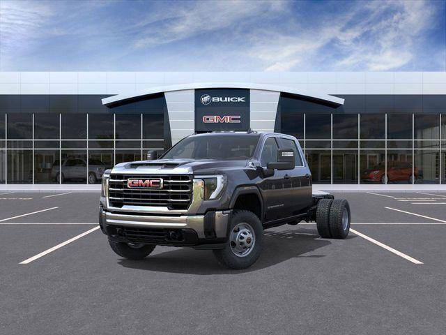 2025 GMC Sierra 3500HD CC Pro