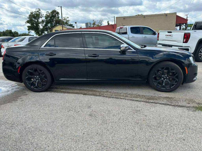 2018 Chrysler 300 Touring