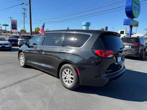 2017 Chrysler Pacifica Touring