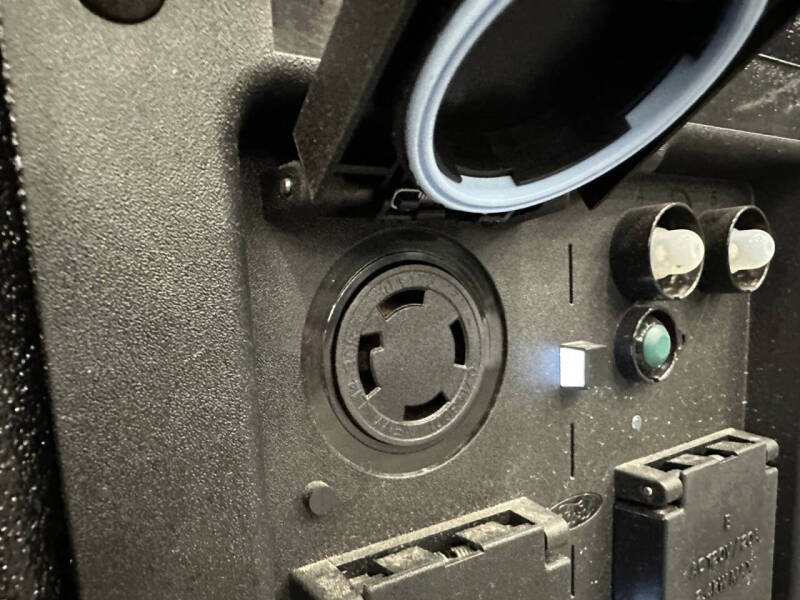 2023 Ford F-150 Lightning XLT