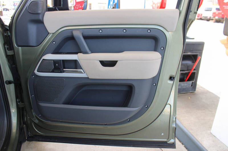 2021 Land Rover Defender 110 SE